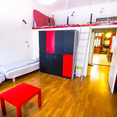 Come On Hostel